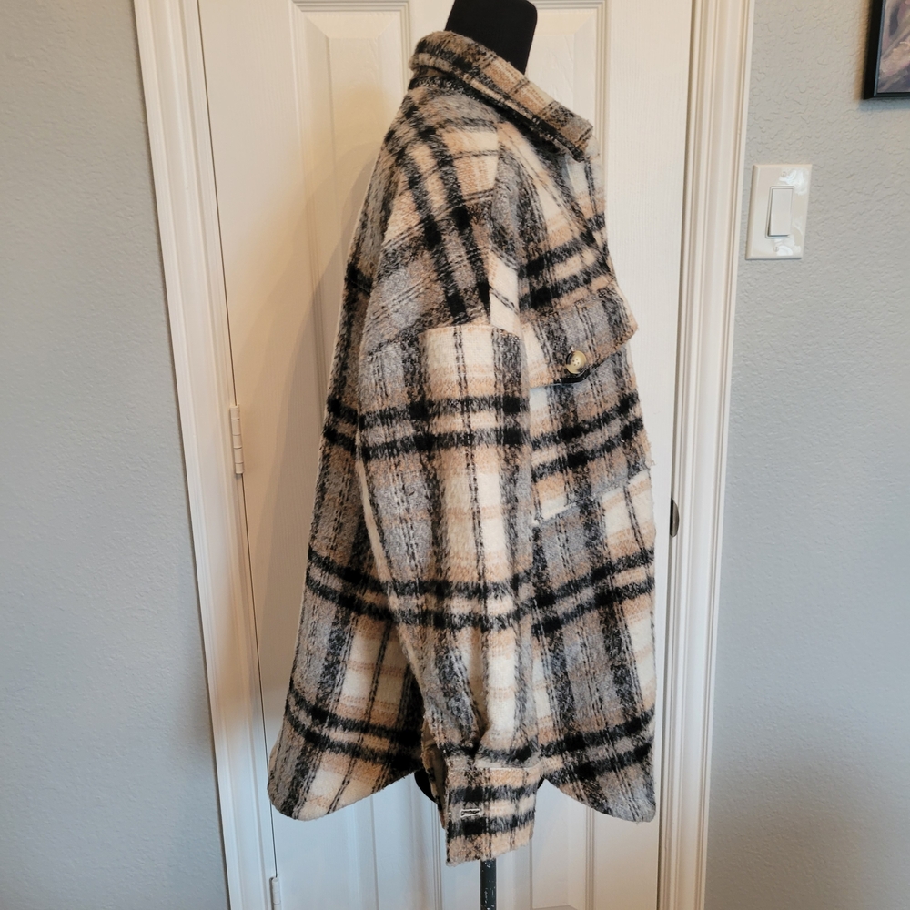 Plaid Women's Jacket in Black and Cream - Picture 3 of 5